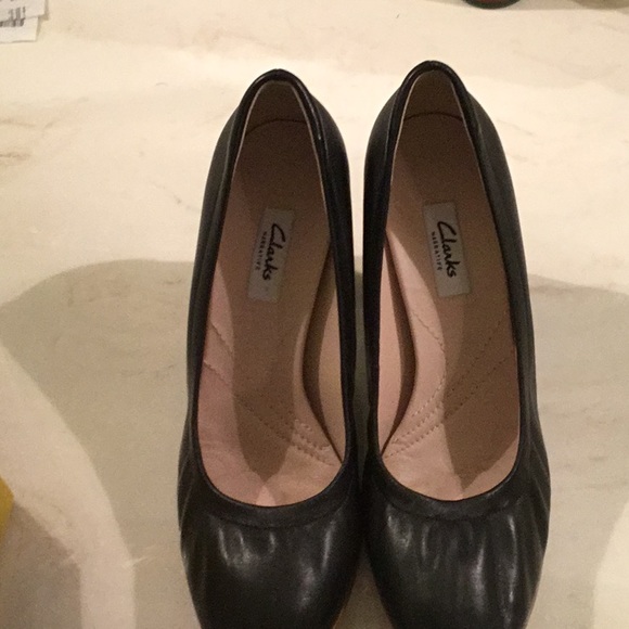 Clark’s size 9.5 in Black. Soft as Butter - Picture 3 of 8